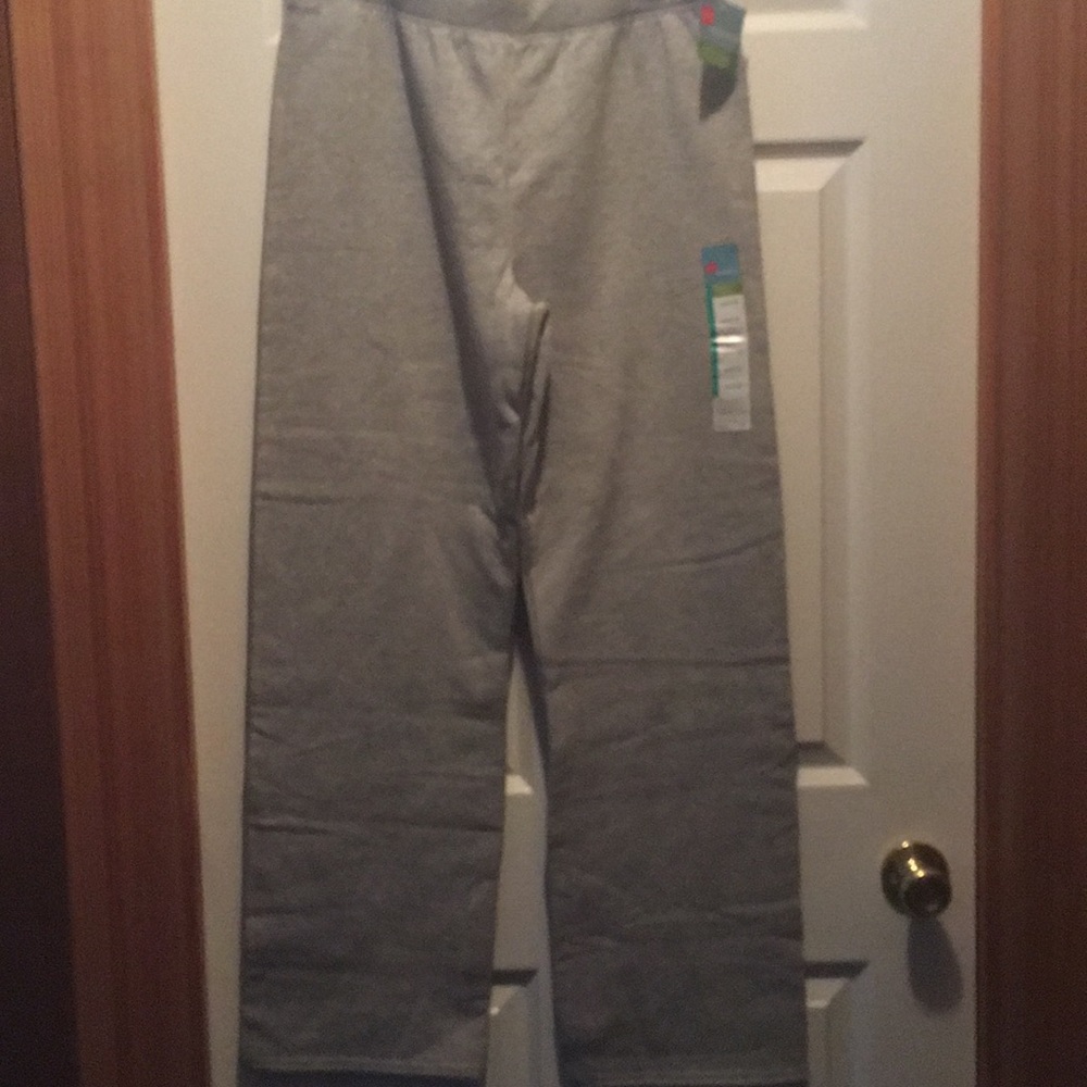 Never worn Hanes sweat pants